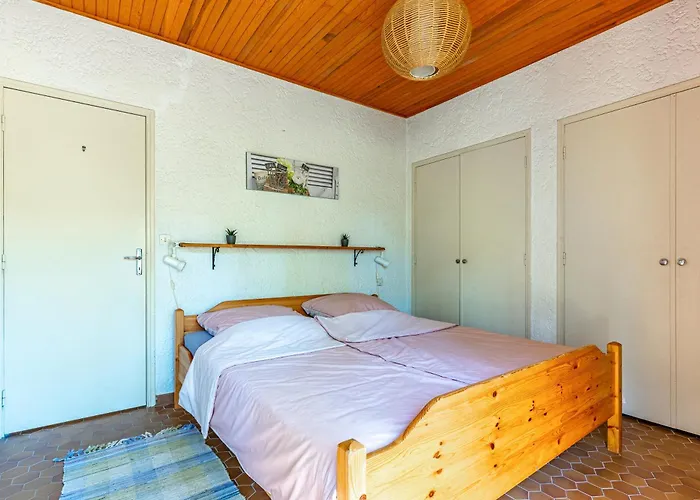 Sous Les Pins Pres Du Σπίτι διακοπών *